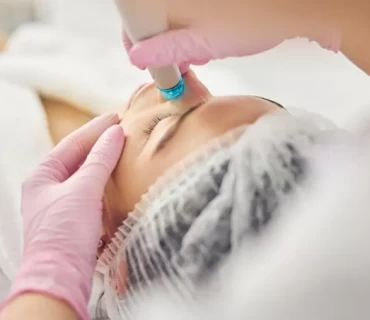 Pros and cons of scheduling mummy makeover surgery during children's holidays